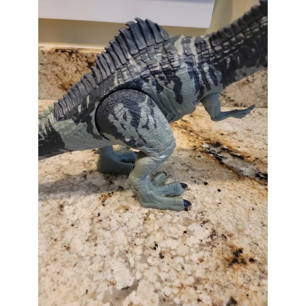 Jurassic World Dominion Strike 'N Roar Giganotosaurus Dinosaur Figure Works 23